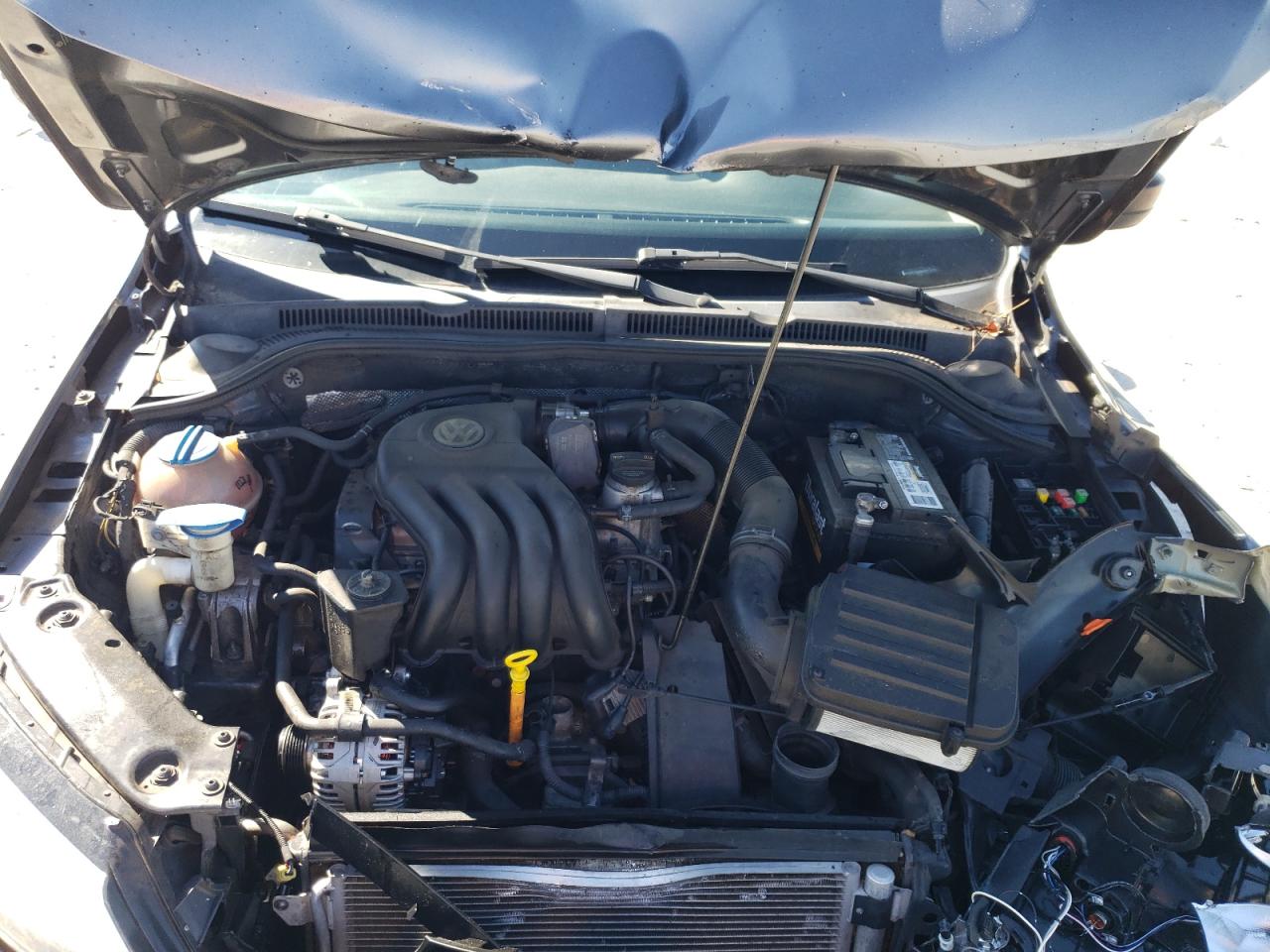 VOLKSWAGEN JETTA BASE