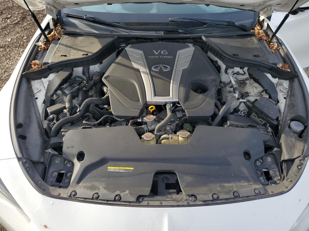 INFINITI Q60 LUXE 300