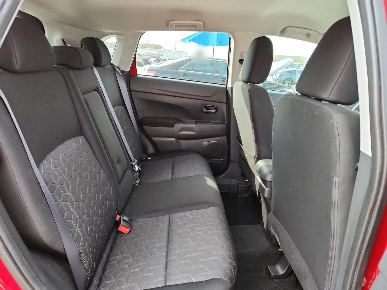 MITSUBISHI OUTLANDER ES