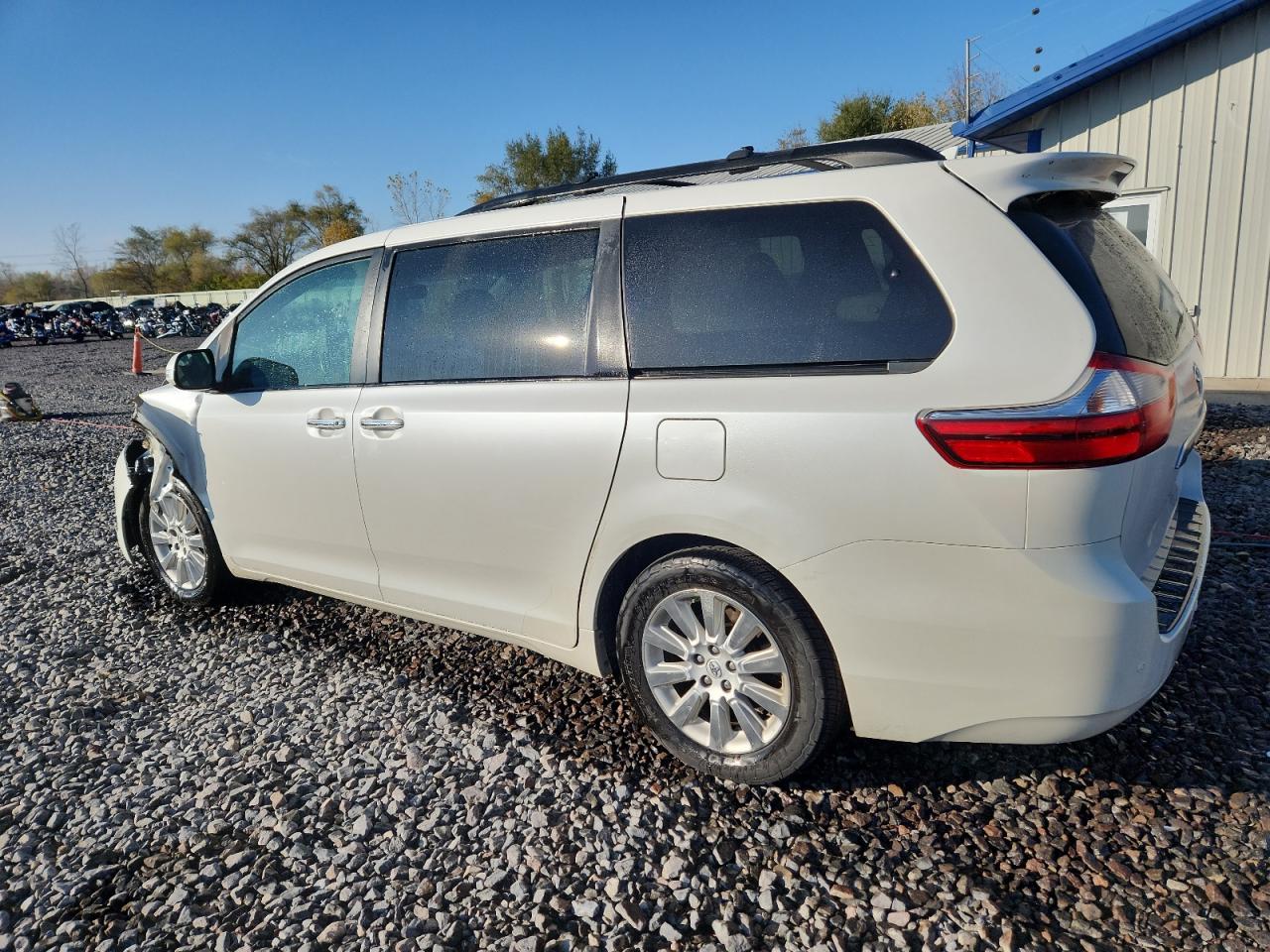 TOYOTA SIENNA XLE