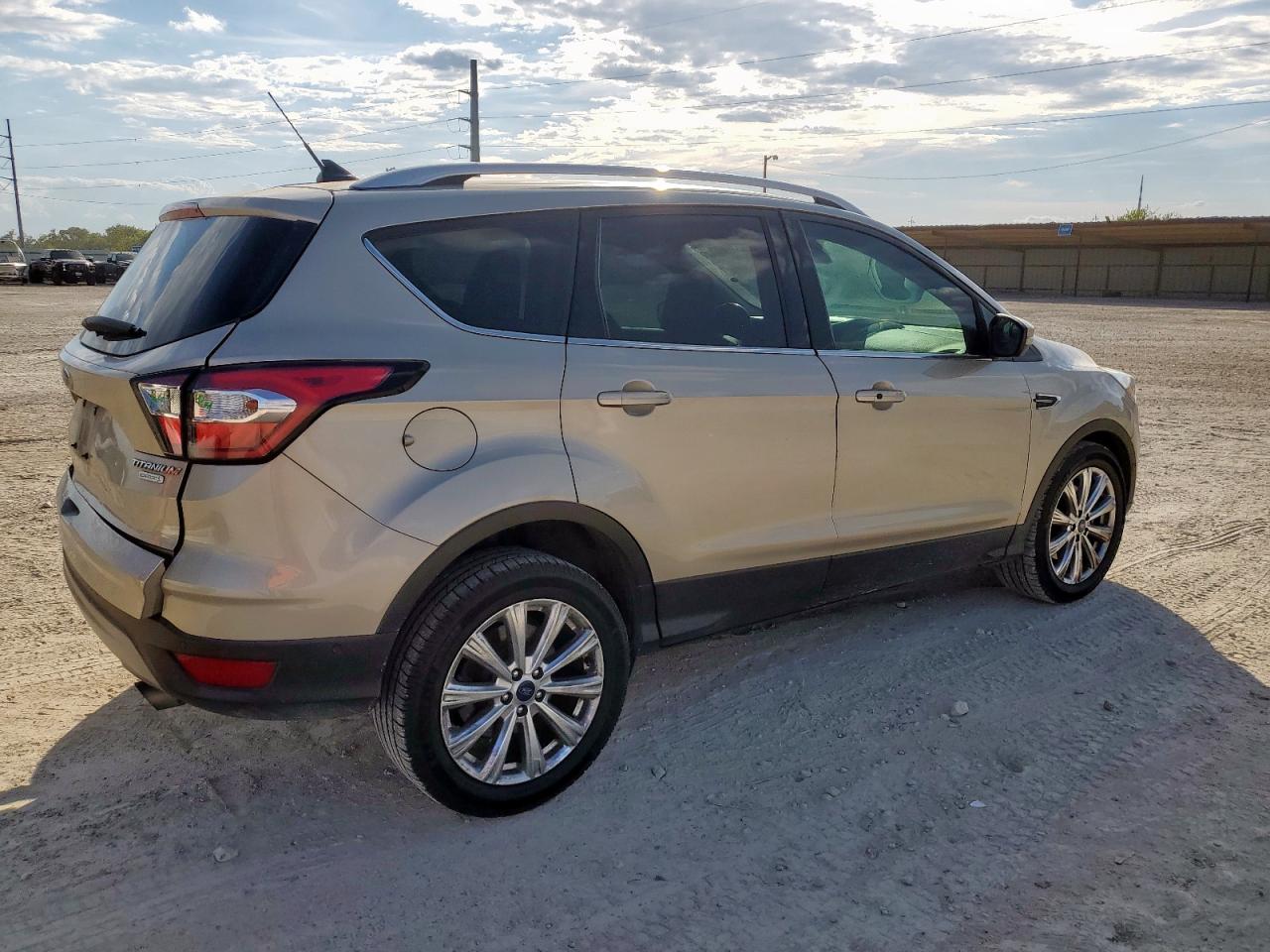 FORD ESCAPE TITANIUM