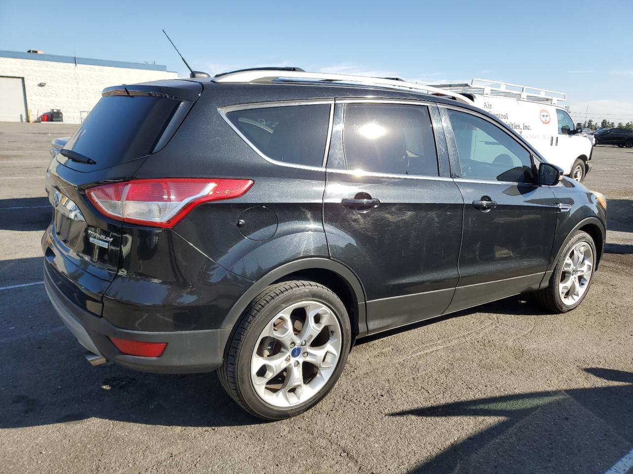 FORD ESCAPE TITANIUM