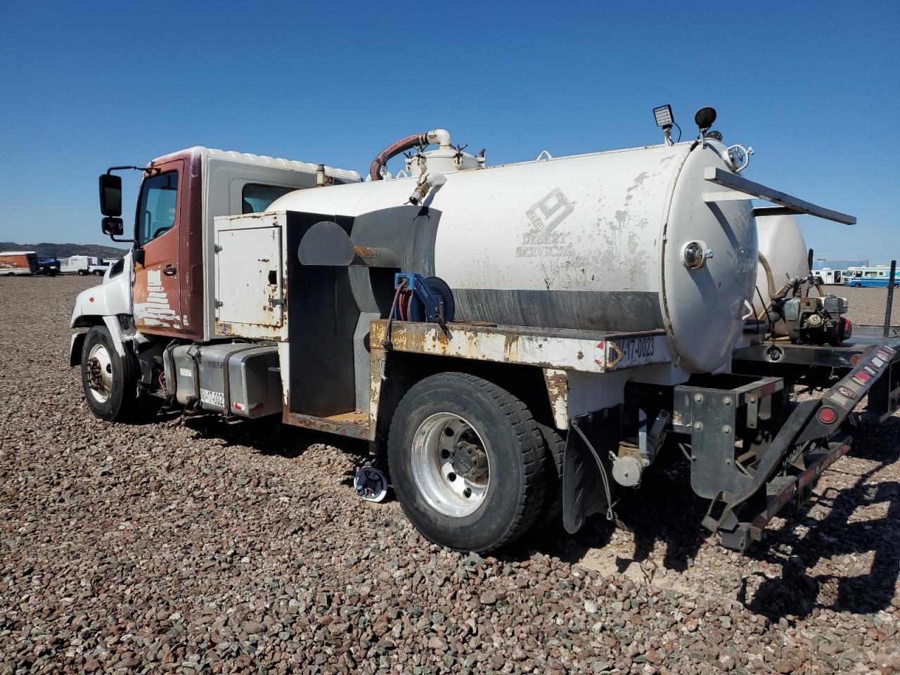 Lot #3266209531 2017 HINO HINO 338