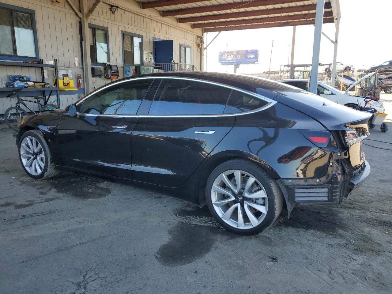 TESLA MODEL 3