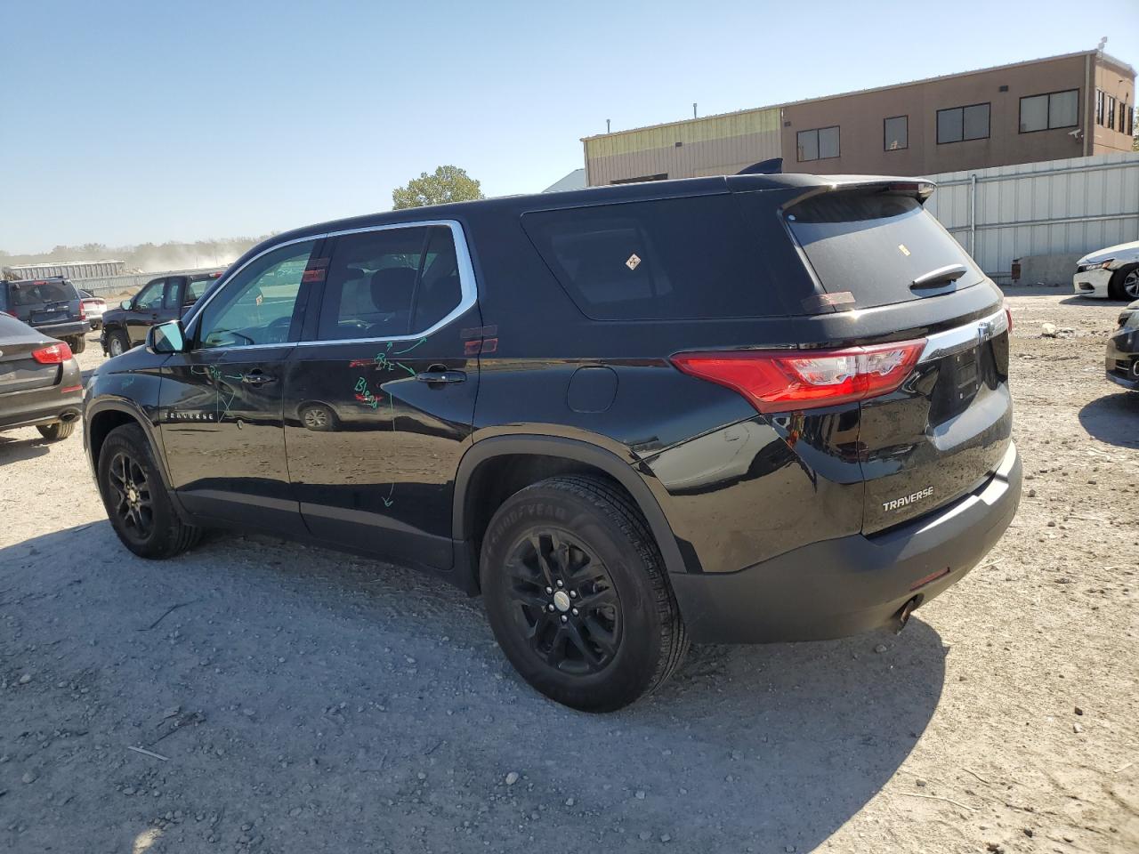 CHEVROLET TRAVERSE LS