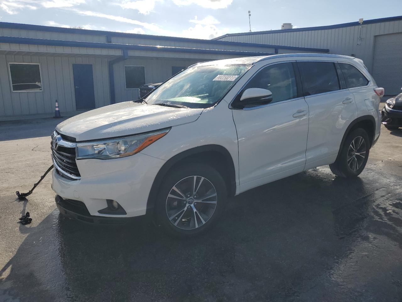 TOYOTA HIGHLANDER XLE