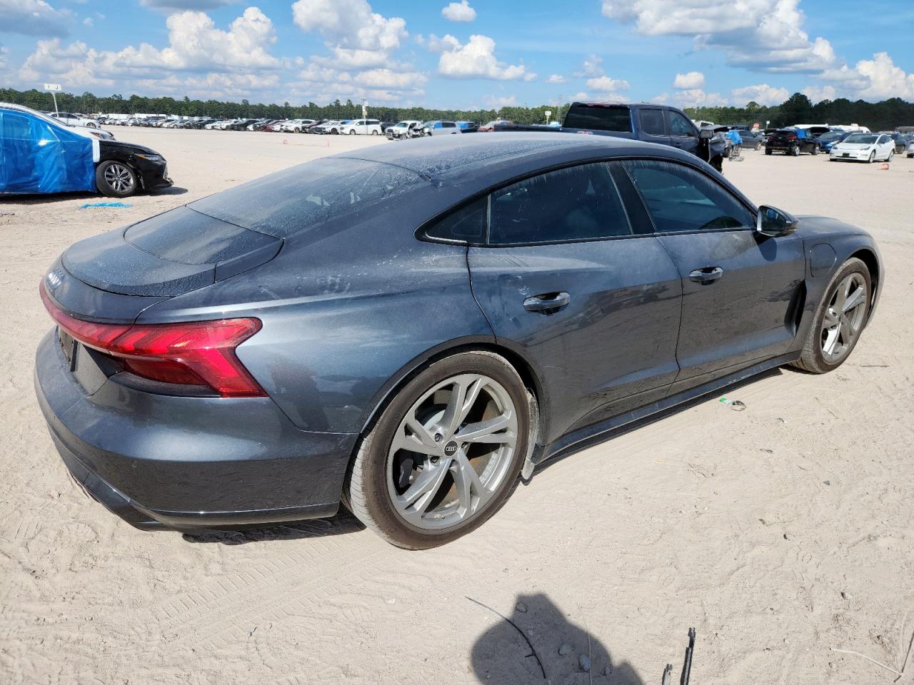 AUDI E-TRON PREMIUM PLUS