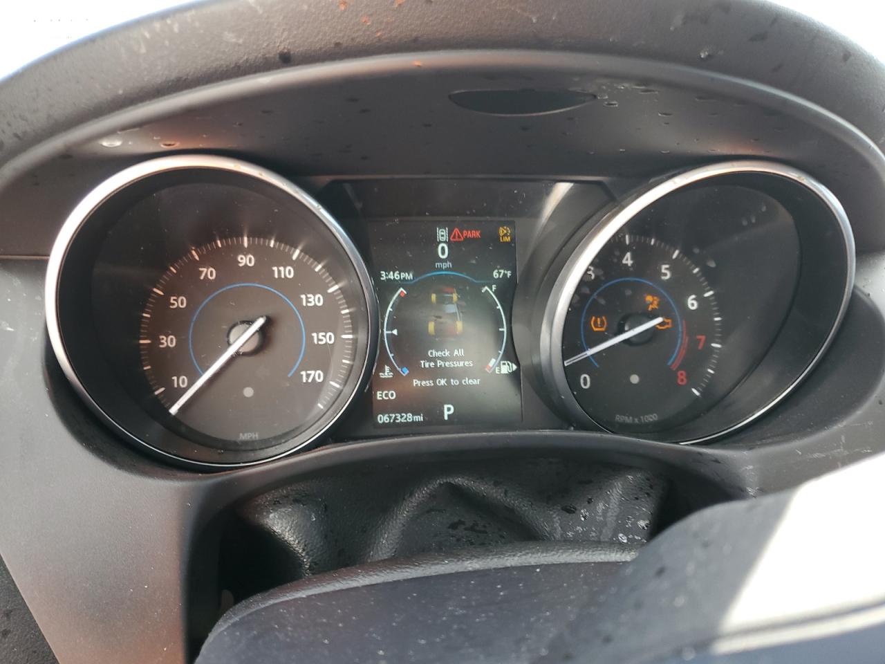 Lot #3309594553 2017 JAGUAR XE R - SPO