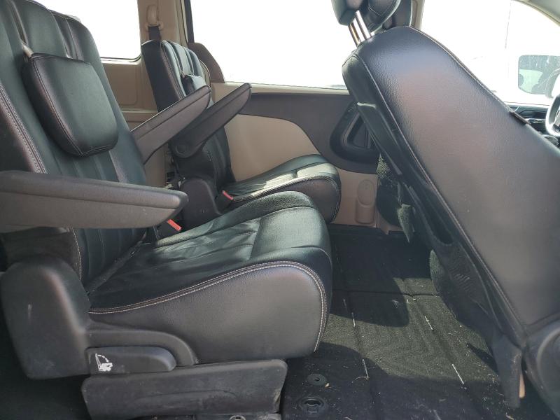 2015 CHRYSLER TOWN & COU - 2C4RC1BG7FR560403