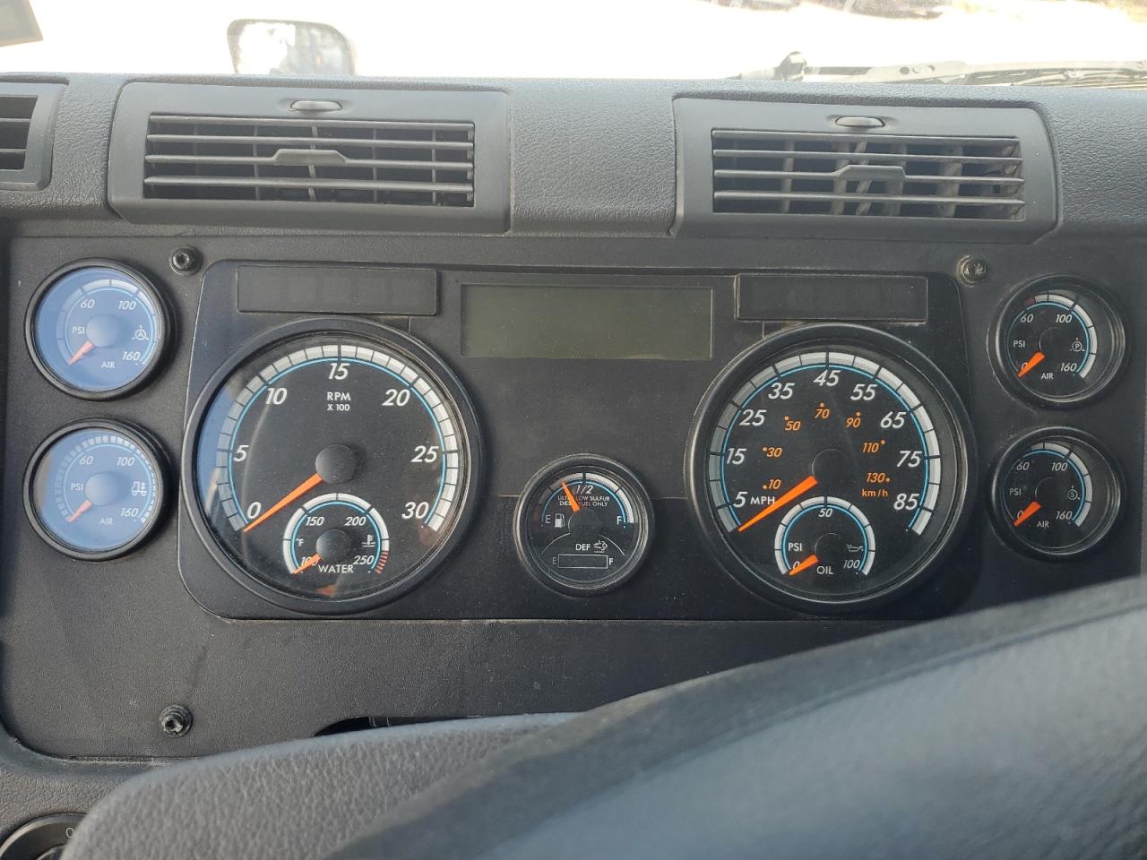 Lot #3268233020 2016 FREIGHTLINER CASCADIA 1