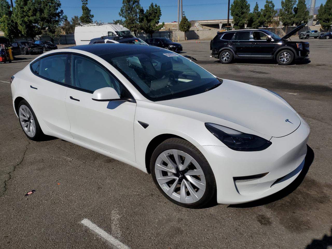 TESLA MODEL 3