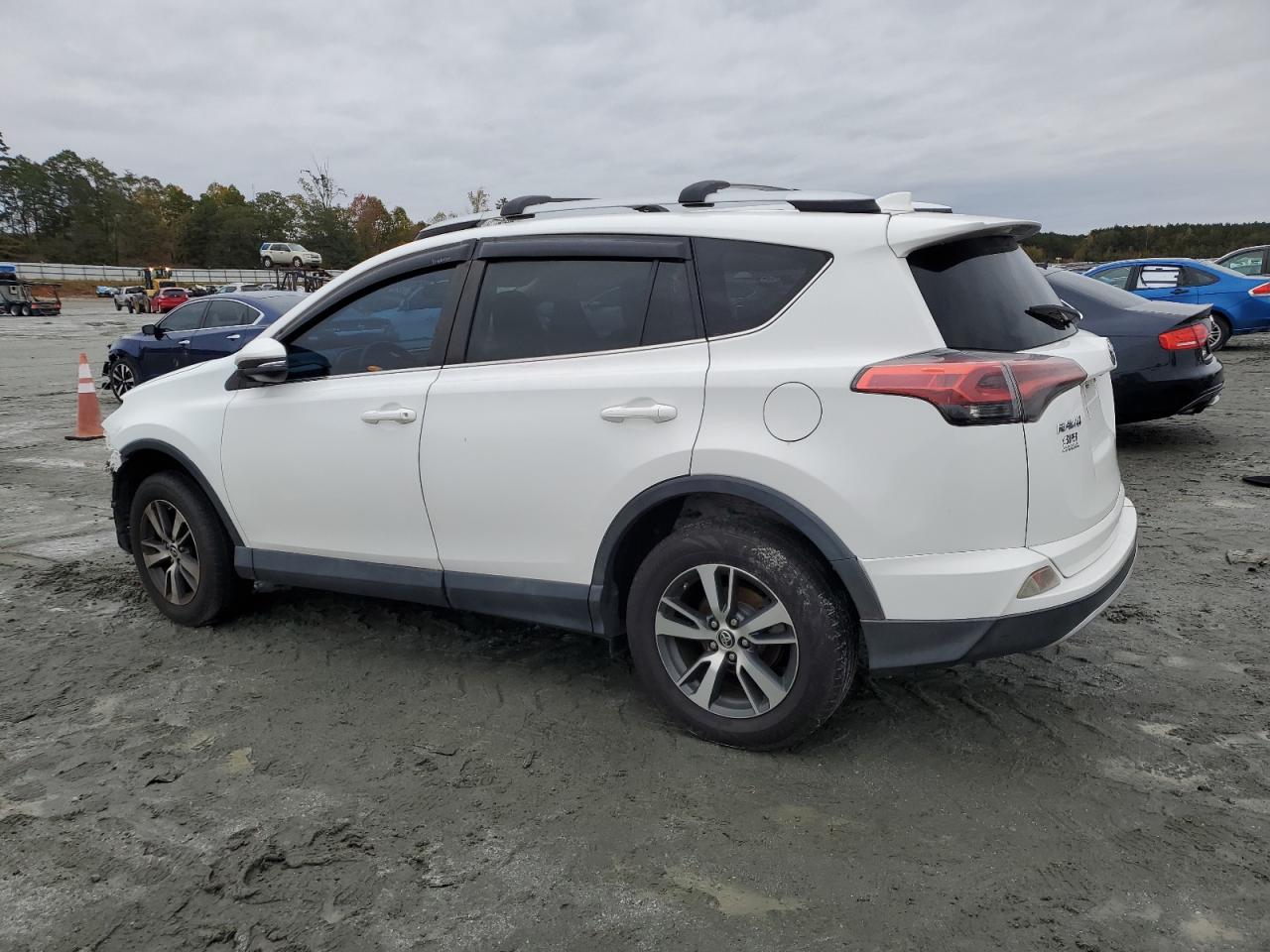TOYOTA RAV4 XLE