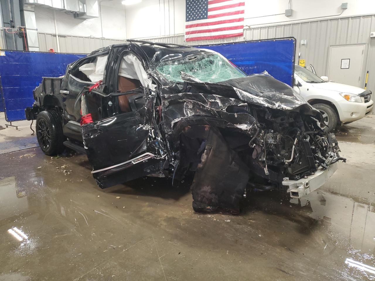 TOYOTA TUNDRA CREWMAX PLATINUM