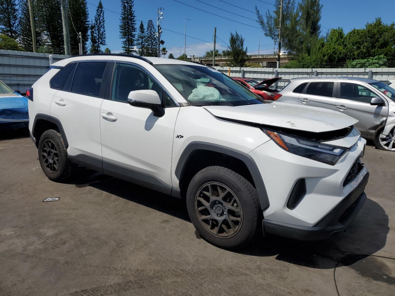 TOYOTA RAV4 XLE