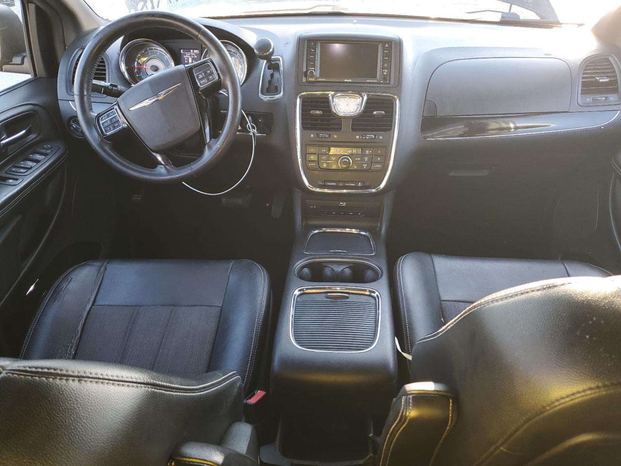 CHRYSLER TOWN & COUNTRY S