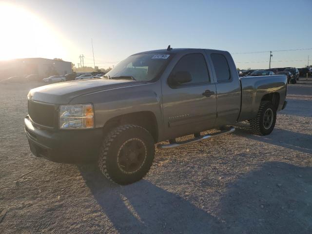 2013 CHEVROLET SILVERADO - 1GCRCSE04DZ309233