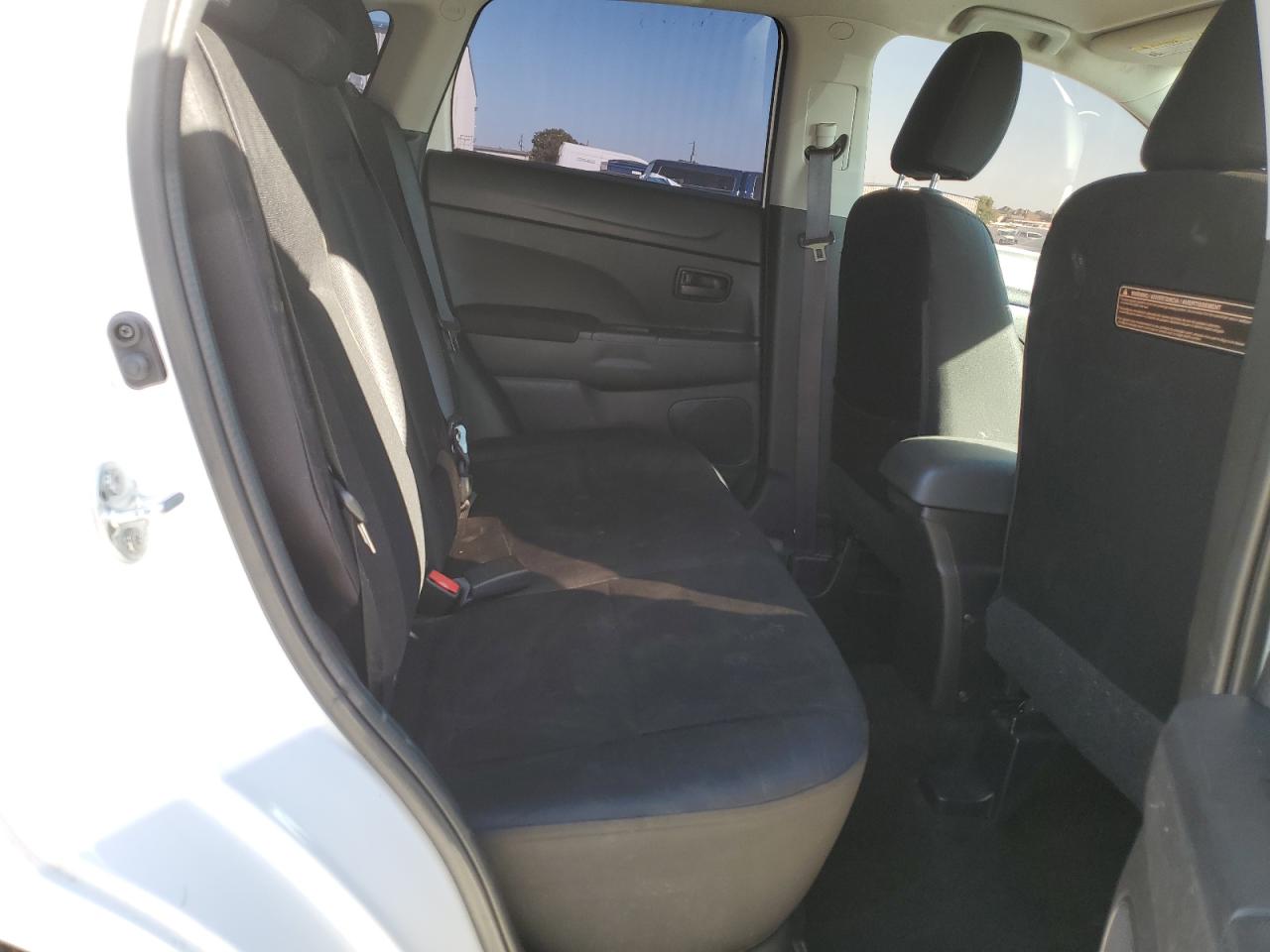 MITSUBISHI OUTLANDER ES