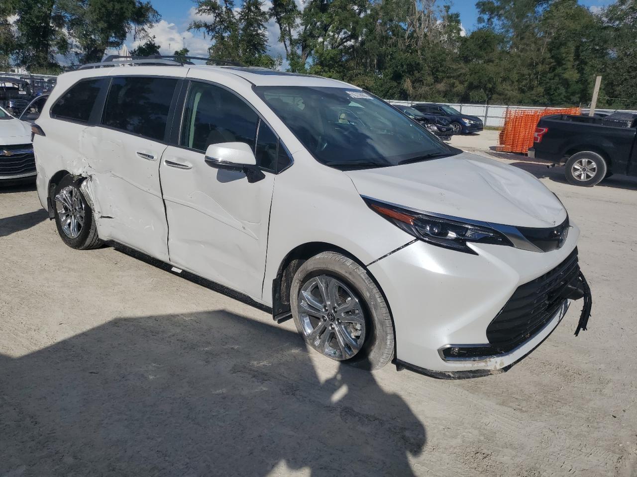 TOYOTA SIENNA LIMITED