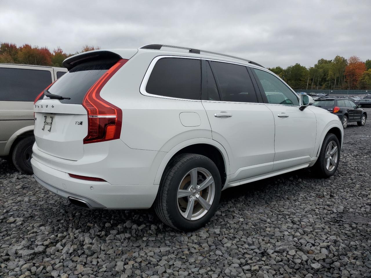 VOLVO XC90 T5