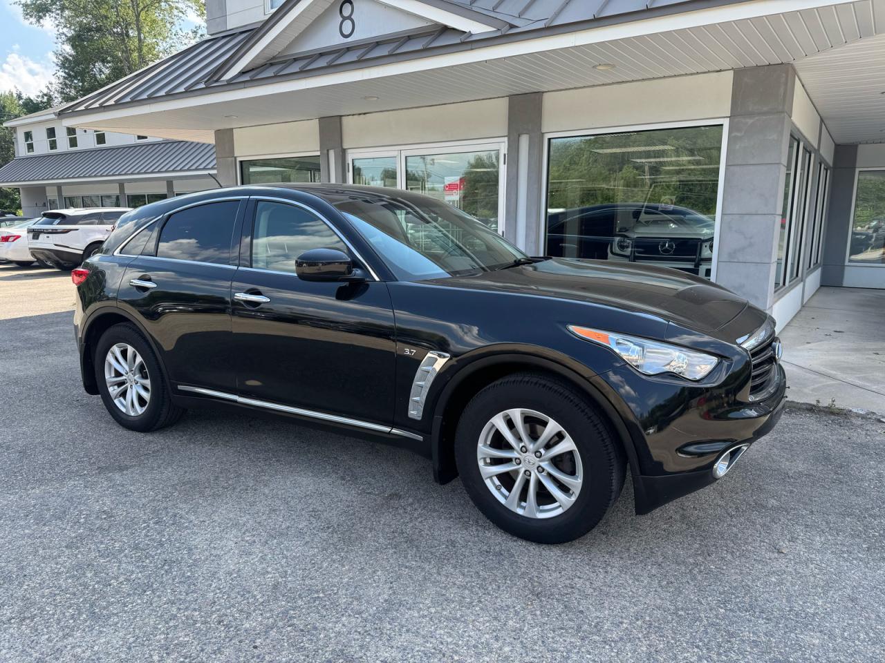 INFINITI QX70
