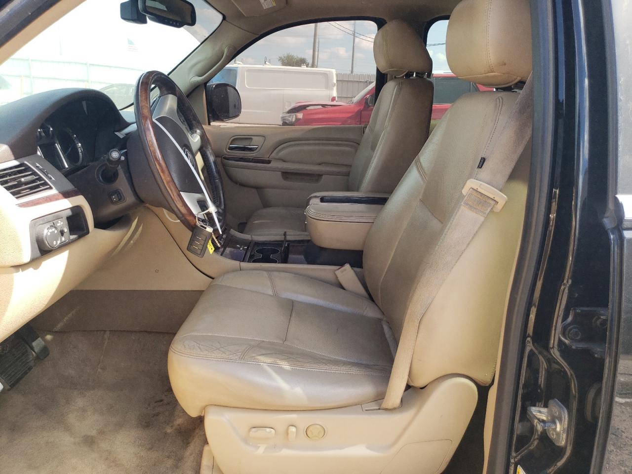 CADILLAC ESCALADE ESV PREMIUM