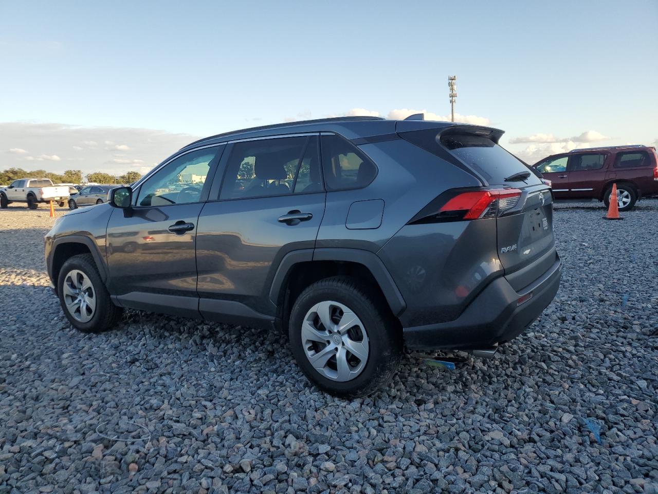 TOYOTA RAV4 LE