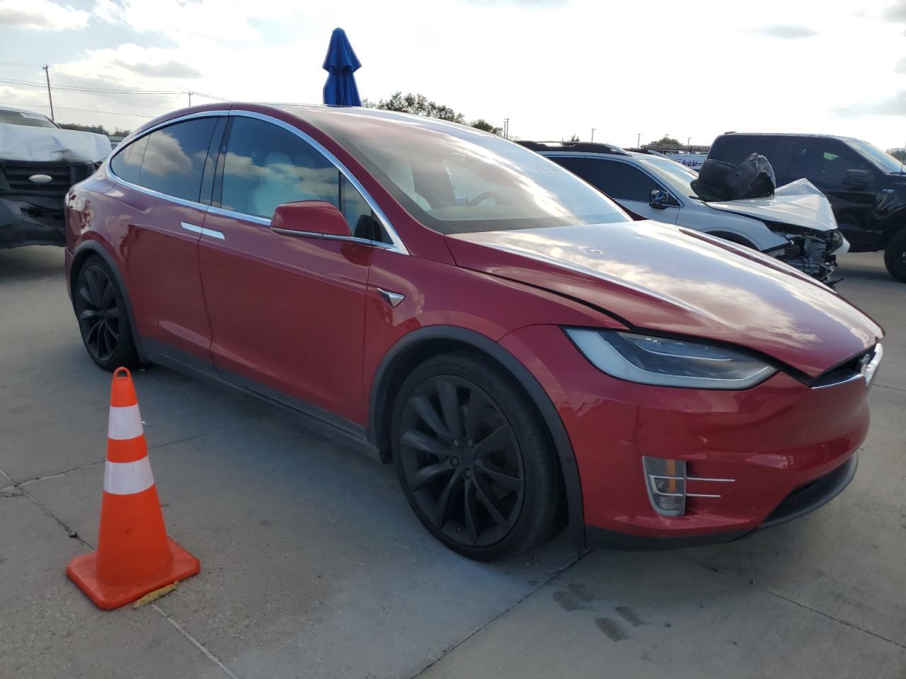 TESLA MODEL X