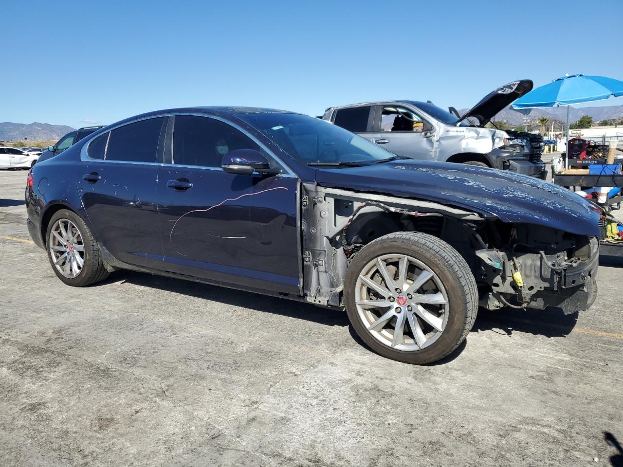 JAGUAR XF 2.0T PREMIUM