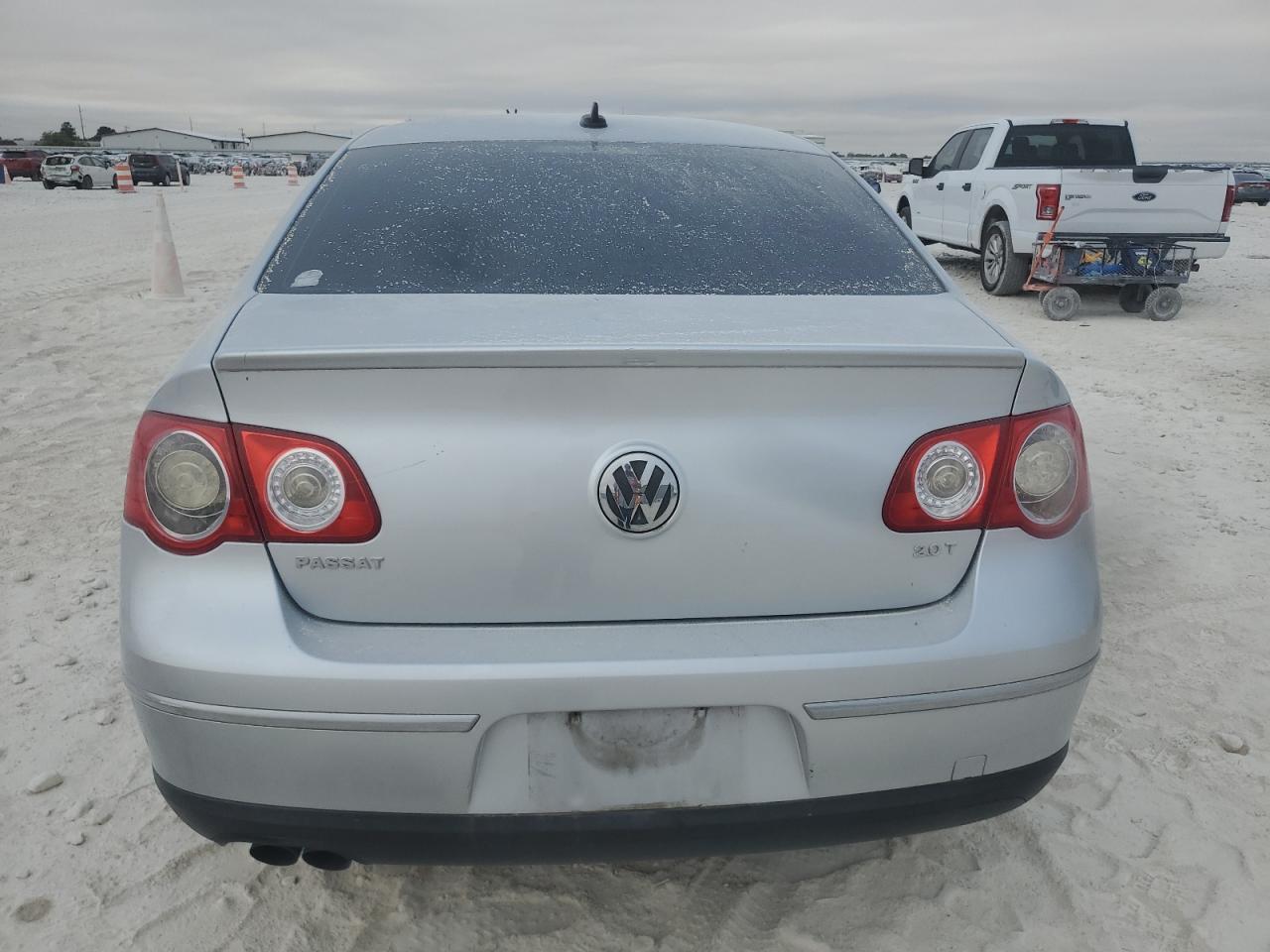 VOLKSWAGEN PASSAT KOMFORT