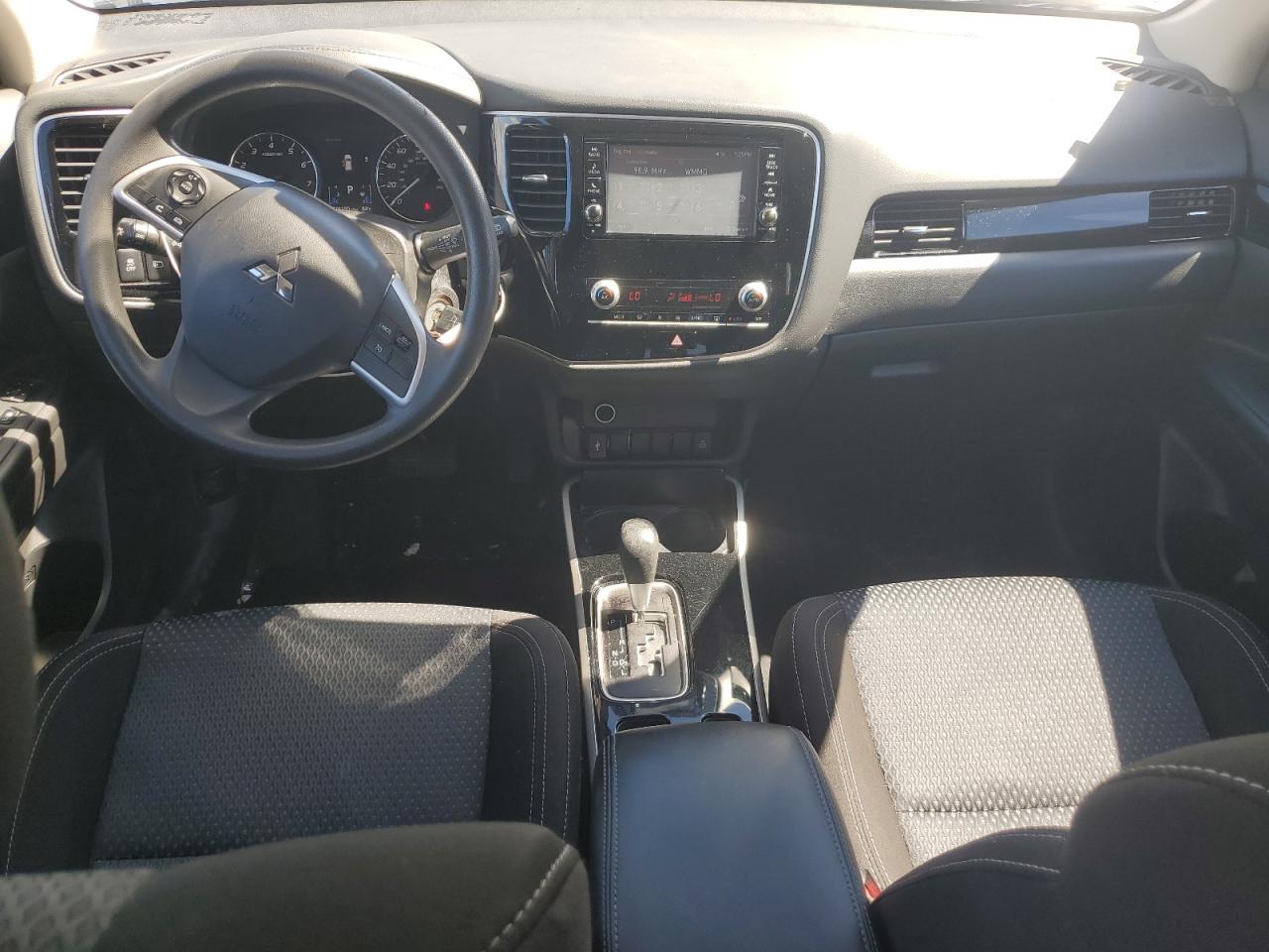 MITSUBISHI OUTLANDER ES