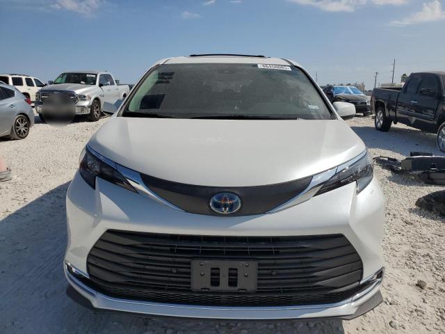 2024 TOYOTA SIENNA XLE - 5TDYRKEC1RS219079
