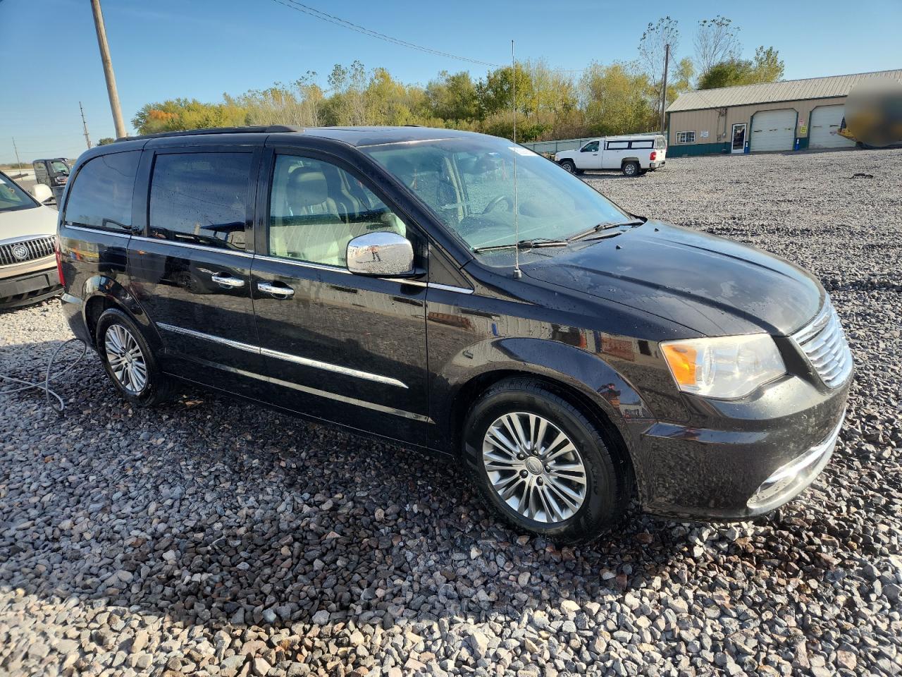 CHRYSLER TOWN & COUNTRY TOURING L