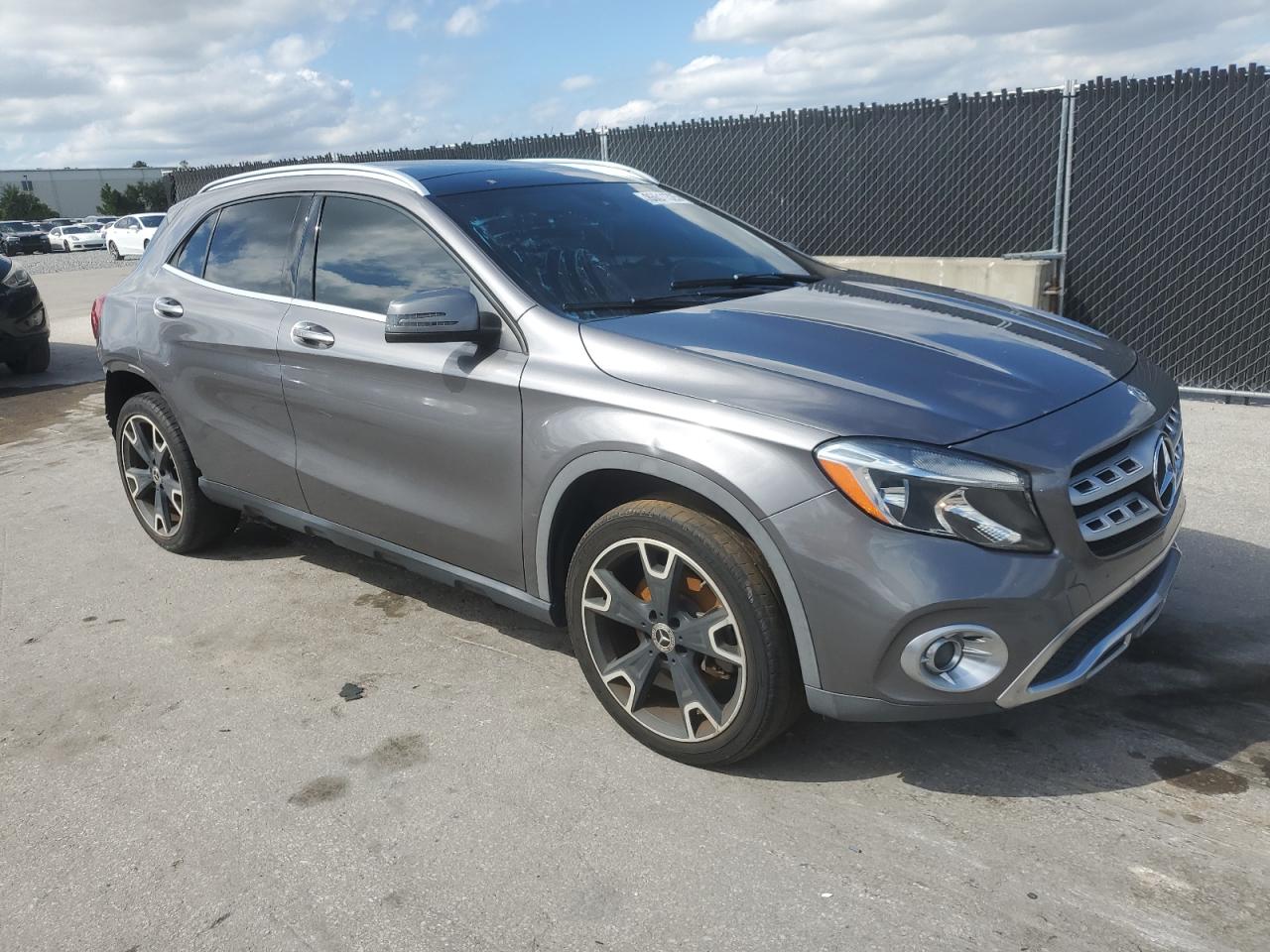 MERCEDES-BENZ GLA-CLASS 250