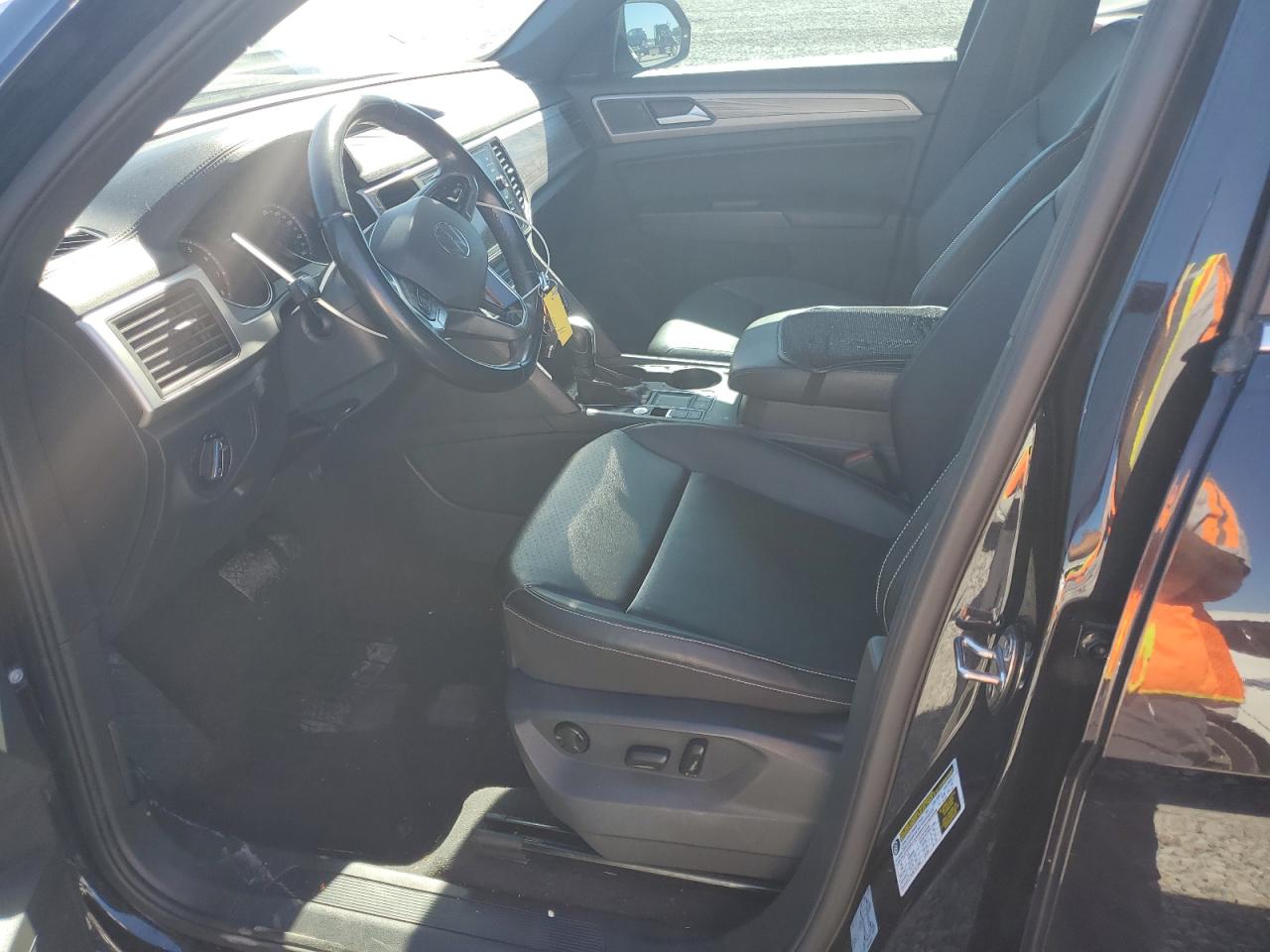 VOLKSWAGEN ATLAS CROSS SPORT SE