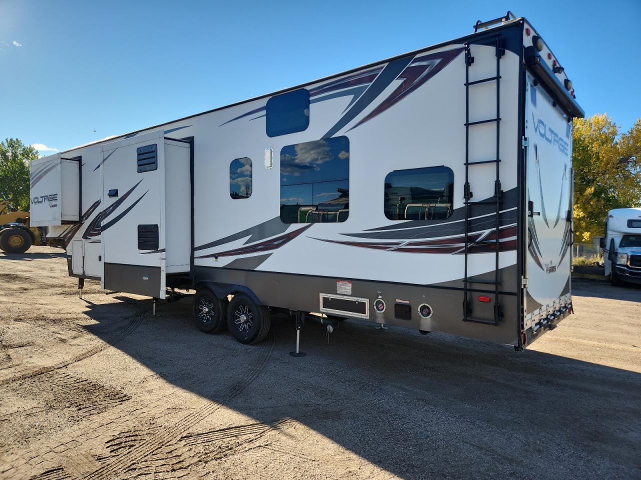 Lot #3273986780 2015 KEYSTONE TOY HAULER SERIES M-