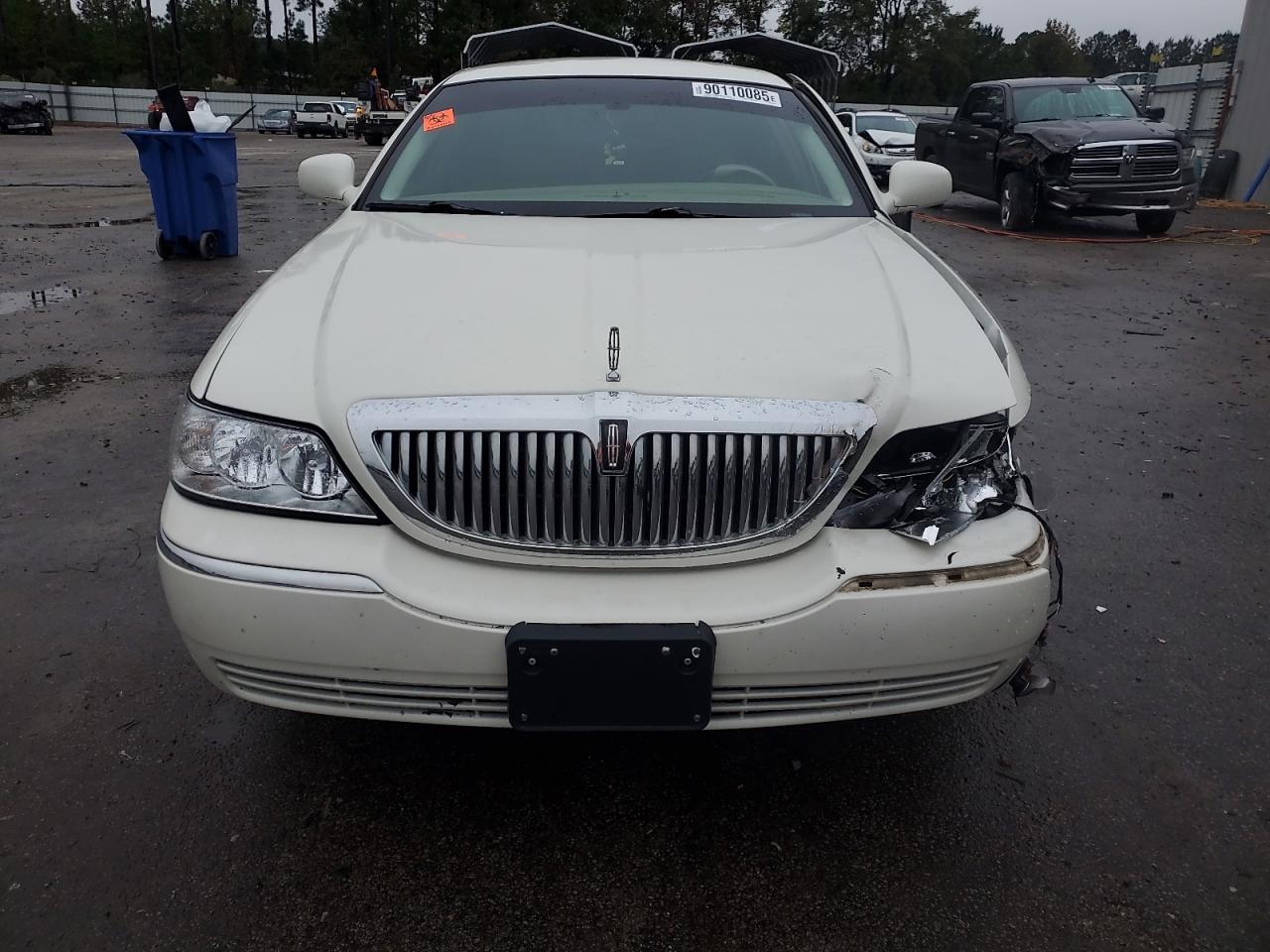 Lot #3283893451 2006 LINCOLN TOWN CAR S