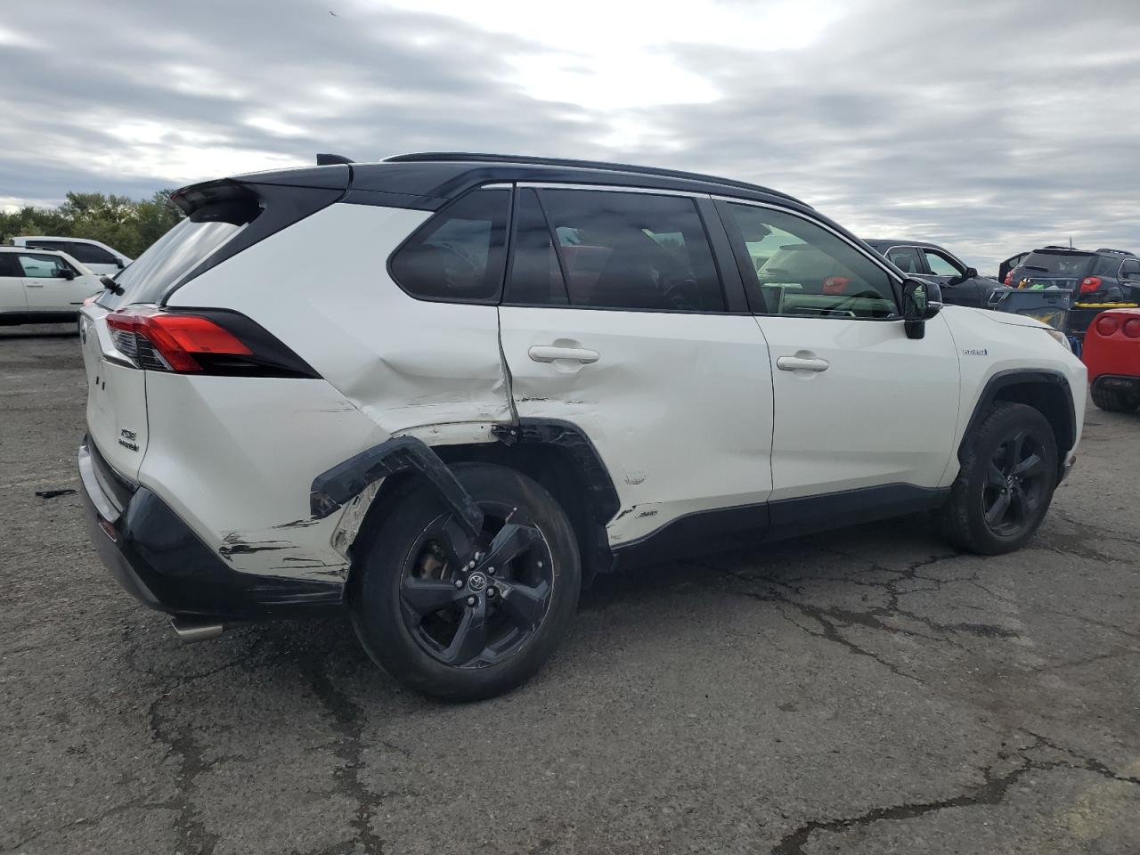 TOYOTA RAV4 XSE