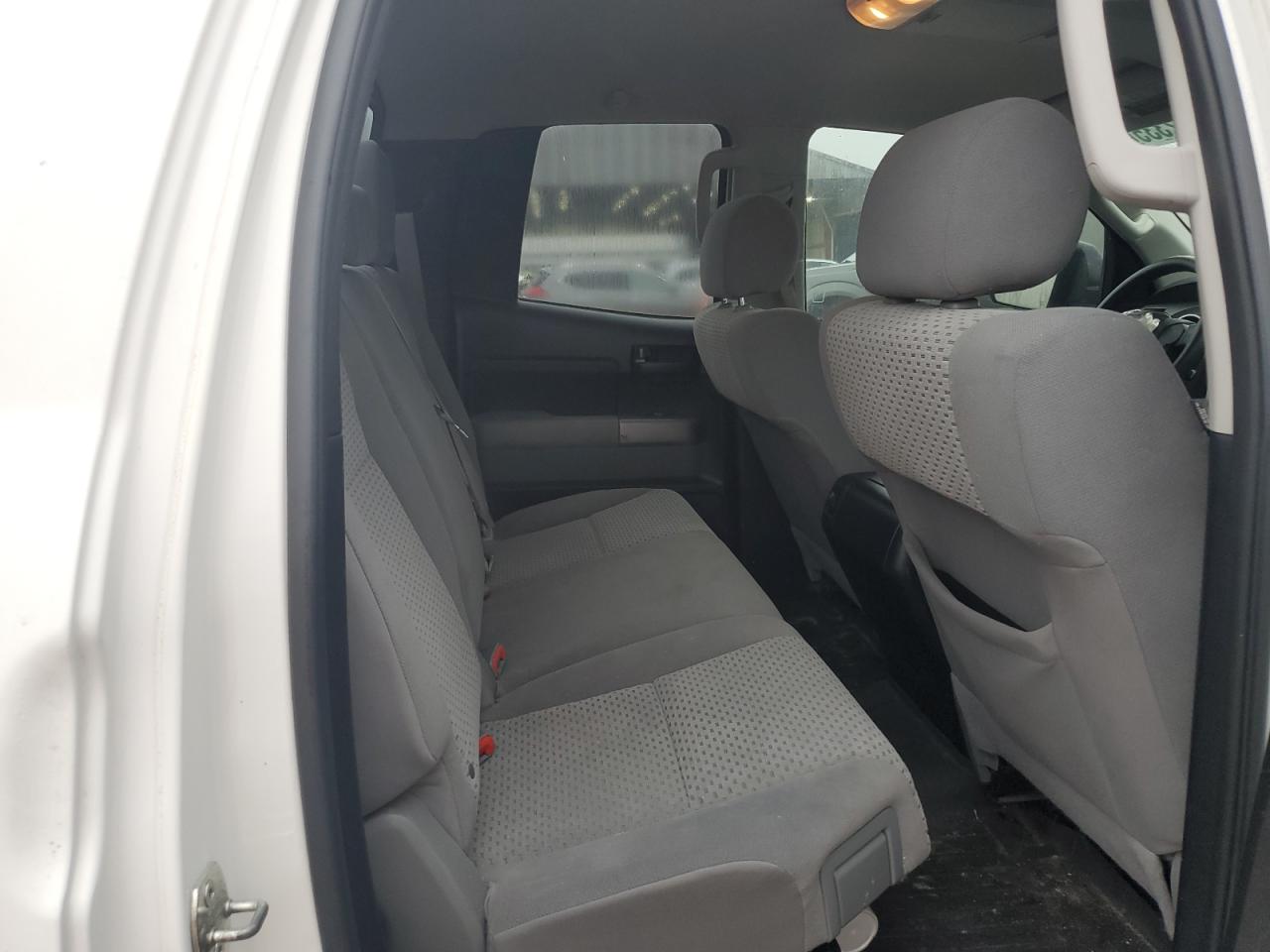 TOYOTA TUNDRA DOUBLE CAB SR5