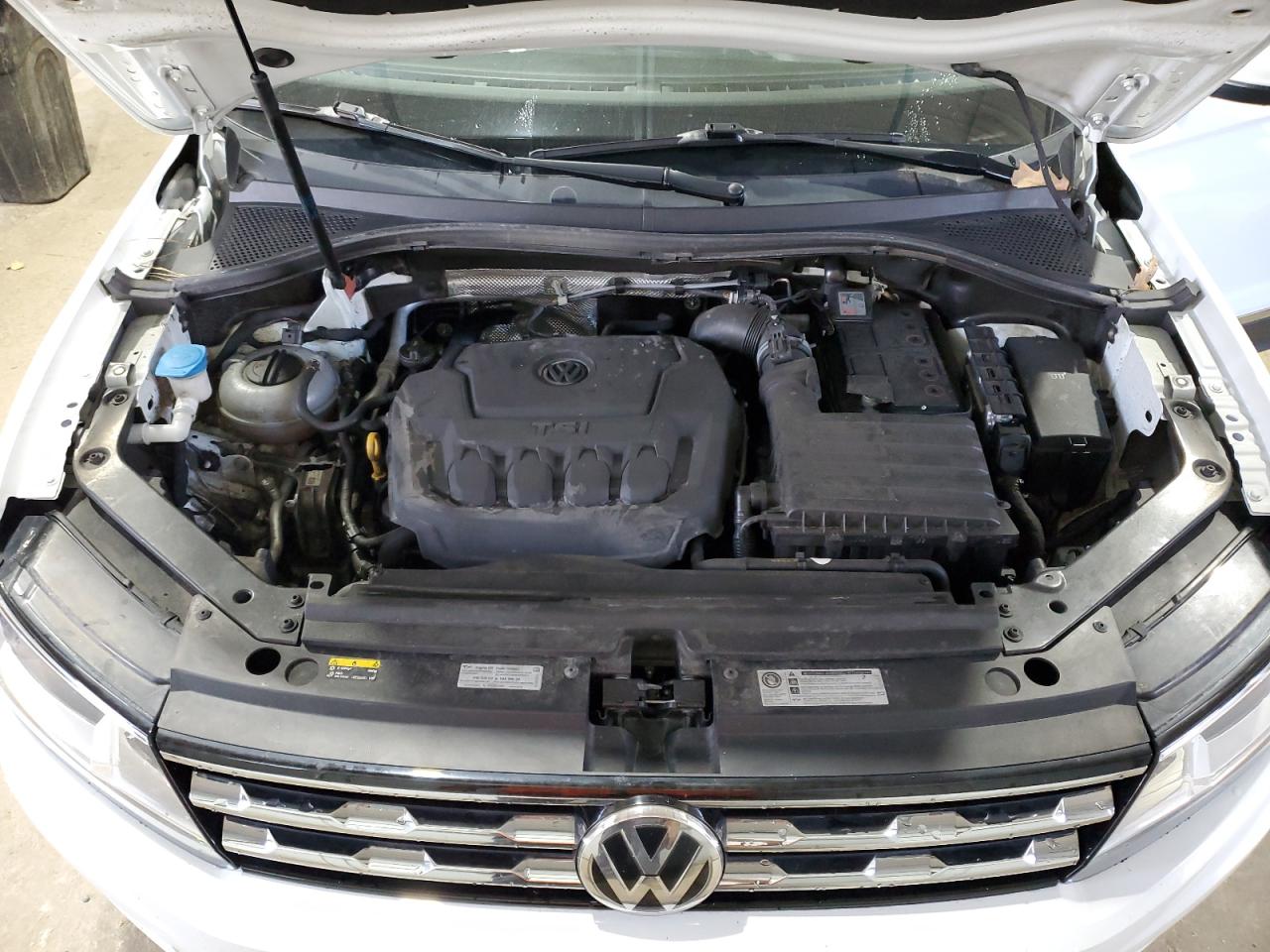 VOLKSWAGEN TIGUAN SE