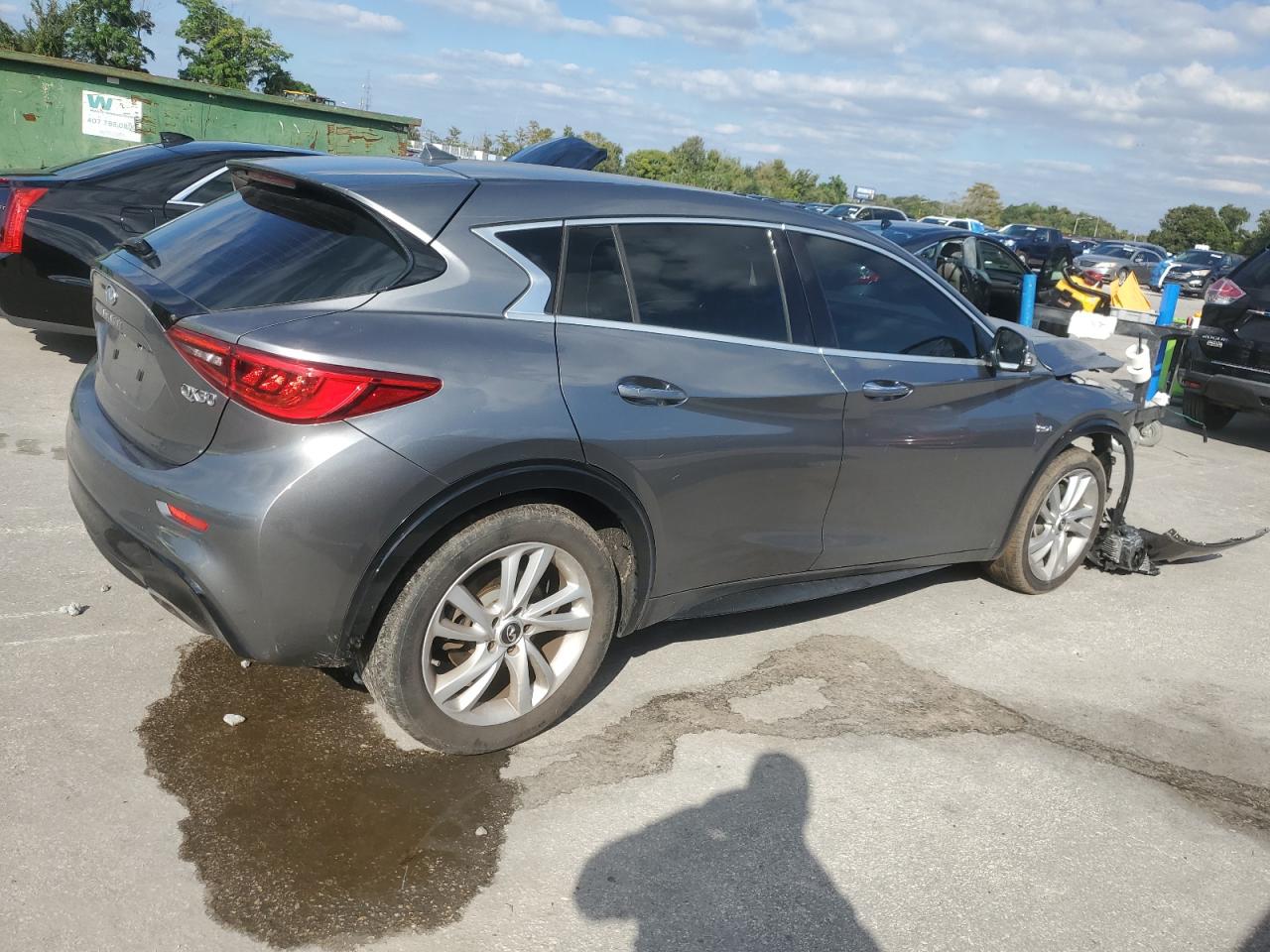 INFINITI QX30 BASE