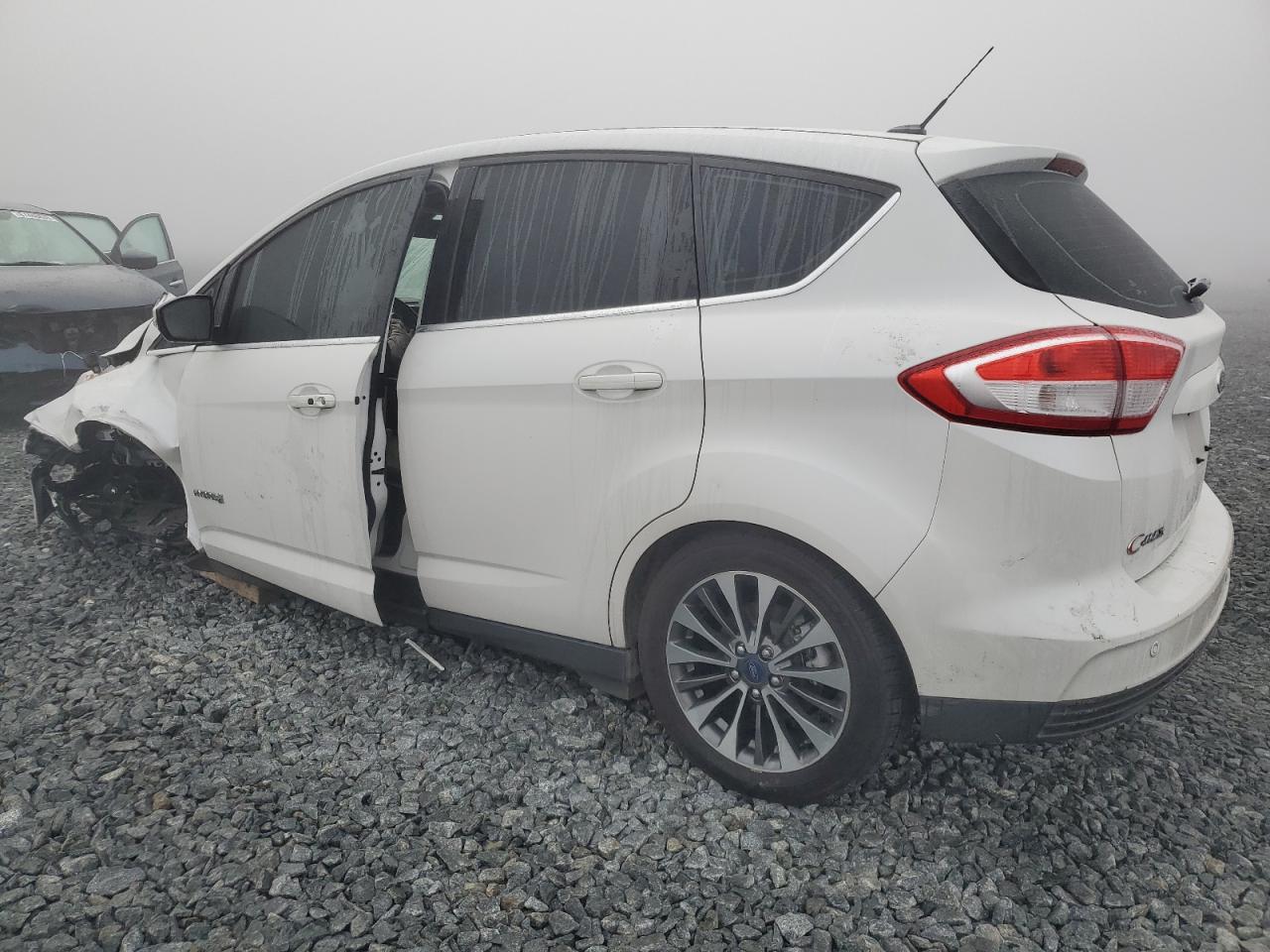 FORD C-MAX TITANIUM