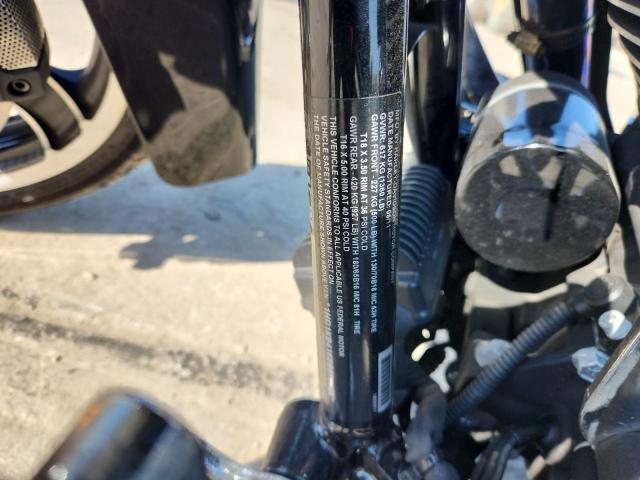 2011 HARLEY-DAVIDSON FLHX 1HD1KB416BB673703