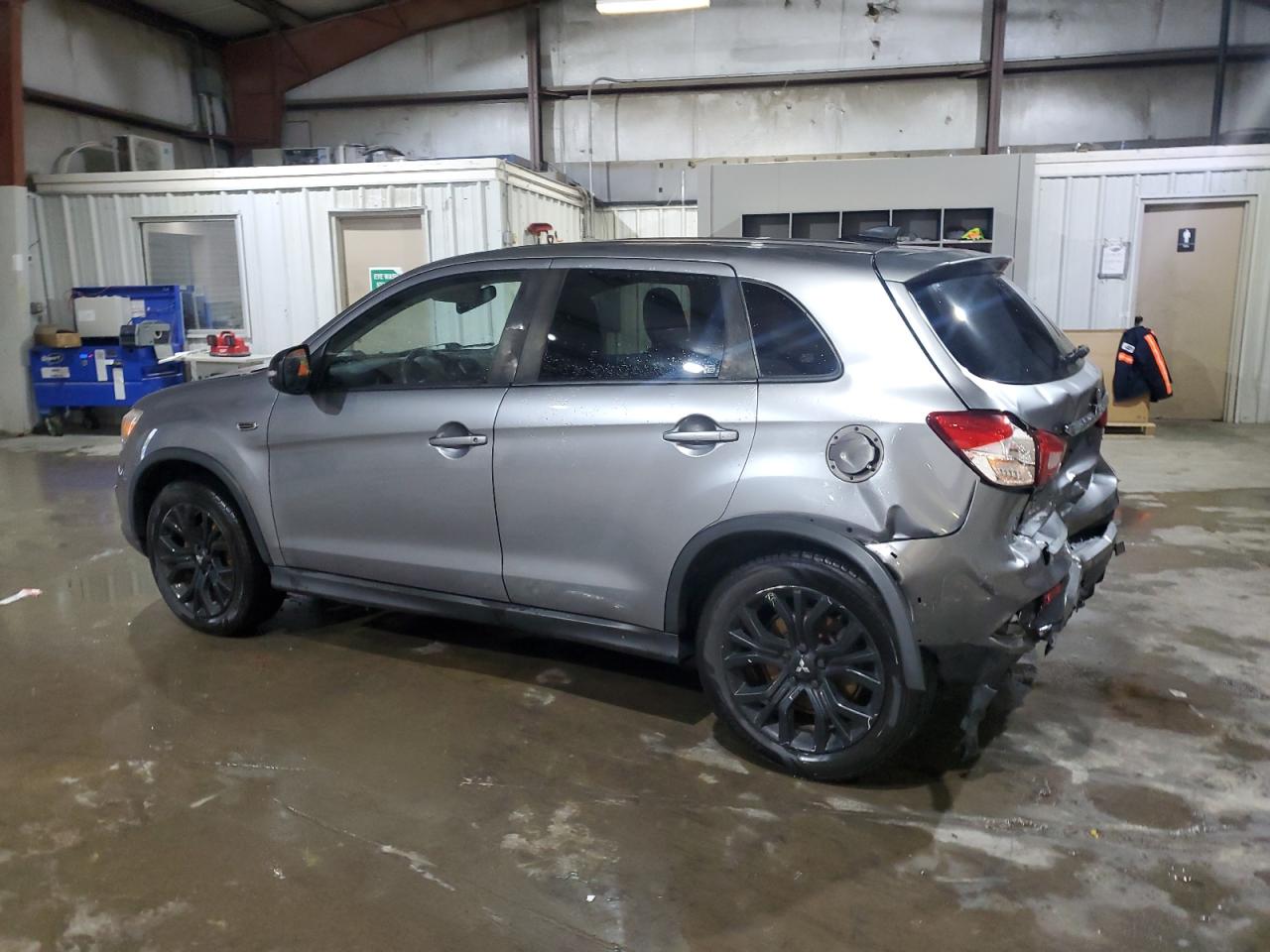 MITSUBISHI OUTLANDER ES