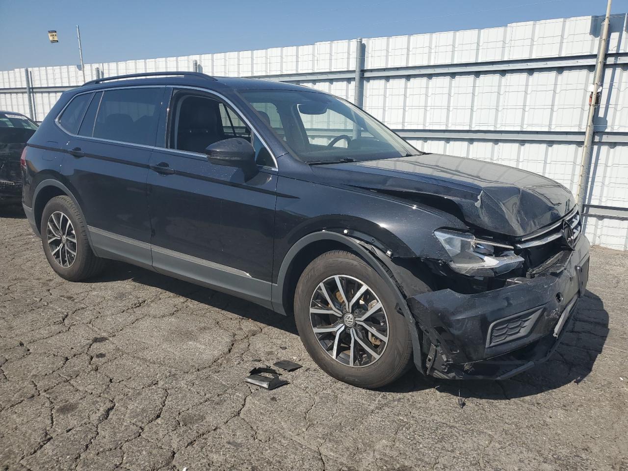VOLKSWAGEN TIGUAN SE