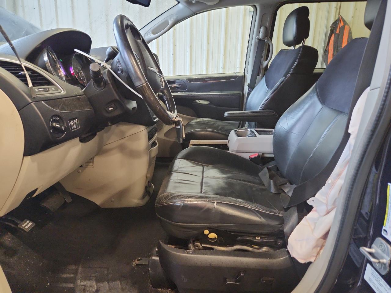 CHRYSLER TOWN & COUNTRY LIMITED