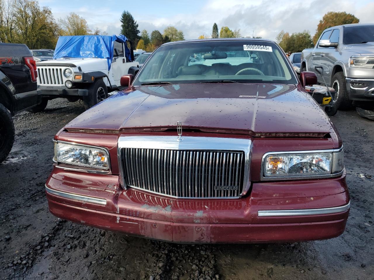 Lot #3274799113 1996 LINCOLN TOWN CAR S