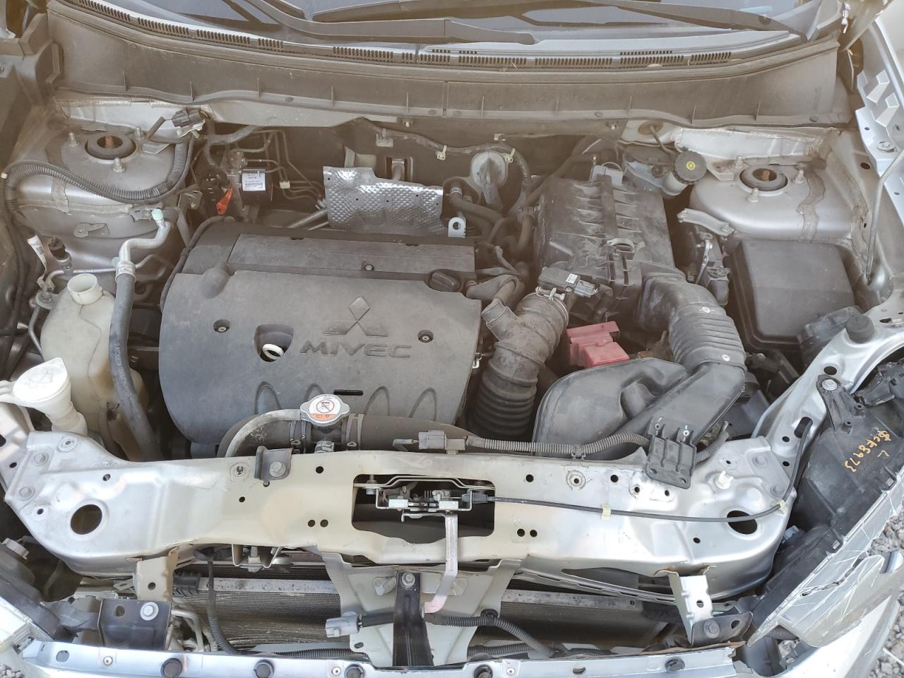 MITSUBISHI OUTLANDER ES