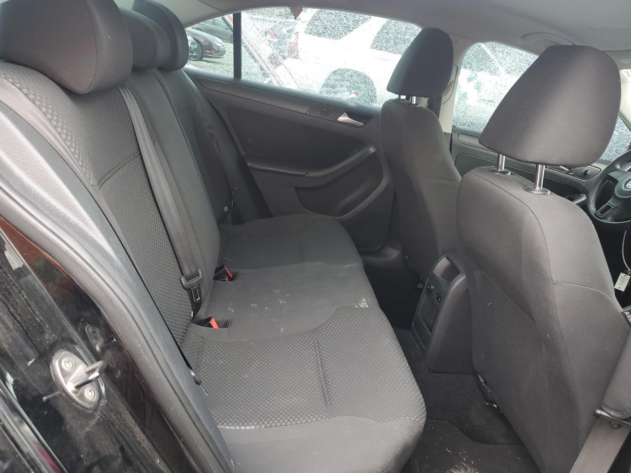 VOLKSWAGEN JETTA BASE