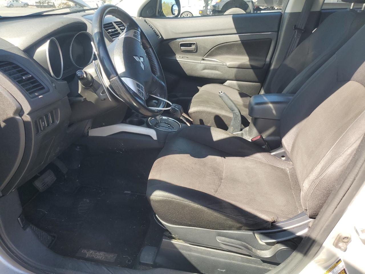 MITSUBISHI OUTLANDER ES