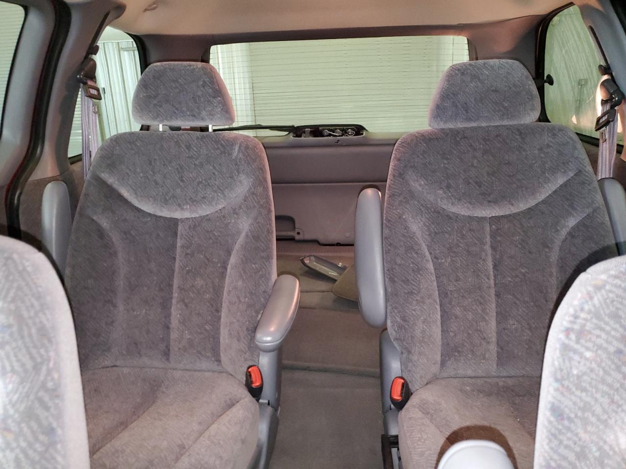 Lot #3281571405 1998 DODGE CARAVAN LE